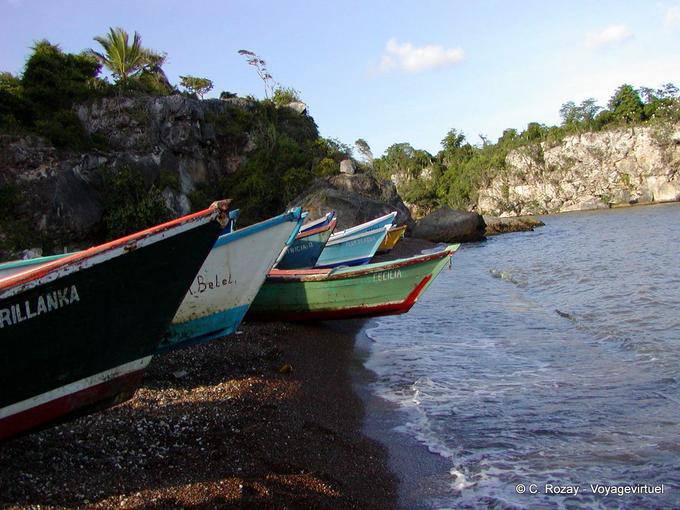 Bow barche da pesca, porto di Boca de Yuma, Rep. Dominicana