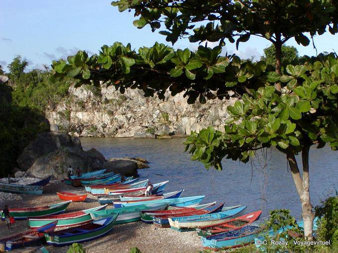 Panorama sul piccolo porto e le sue barche, Boca de Yuma, Rep. Dominicana