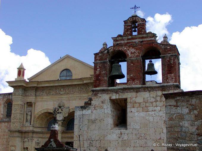 Fronte della Prima Cattedrale d'America (NS de la Encarnación), Santo Domingo, Rep. Dominicana