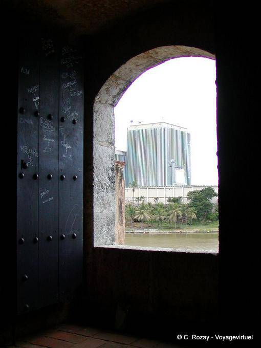 Modernità sulle cime del fiume Ozama, Santo Domingo, Rep. Dominicana