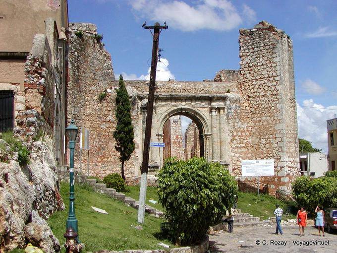Puerta del Hospital Colonial, Monastero di San Francisco, XV, Santo Domingo, Rep. Dominicana