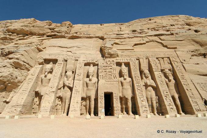 Facciata del tempietto di Hathor o SPEOS, Abu Simbel - Egitto
