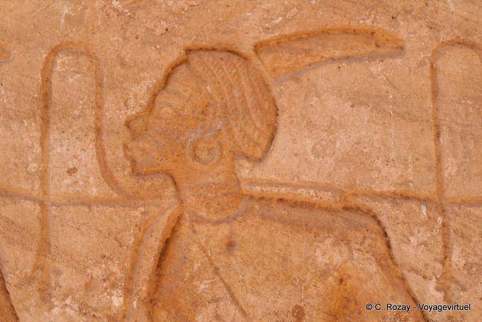 Frammento di un fregio del Tempio del Sole di Ramses II (da vicino), Abu Simbel - Egitto