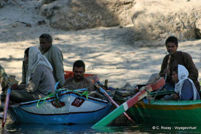 In attesa all'ombra e shisha, Aswan - Egitto