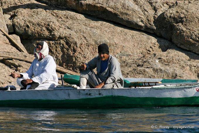 Pazienti pescatori oltre, Aswan - Egitto