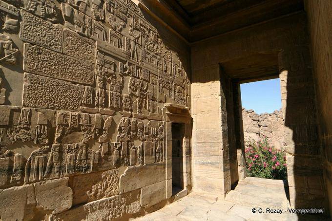 Passaggio nel padiglione di Nectanebo I, Philae - Egitto