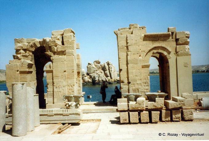 Porta Romana, Tempio di Philae - Egitto