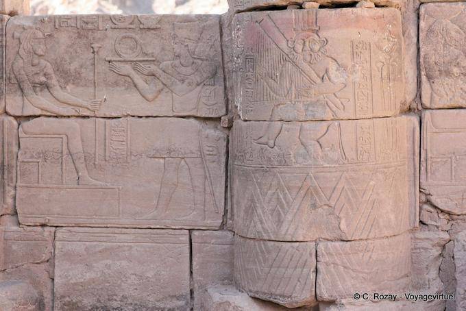 Particolare di rilievi, tempio di Hathor Philae - Egitto