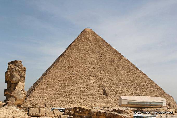 Piramide di Cheope e il museo della barca solare, Giza - Egitto
