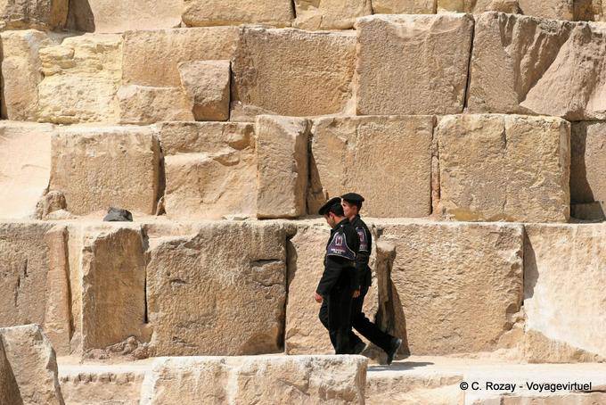 La polizia e le dimensioni di Cheope Piramide - Egitto