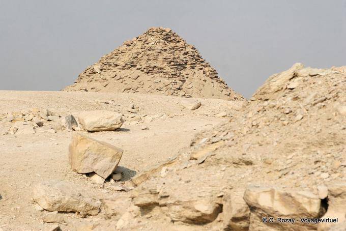 Nelle rovine del complesso funerario del re Djoser, Saqqara - Egitto