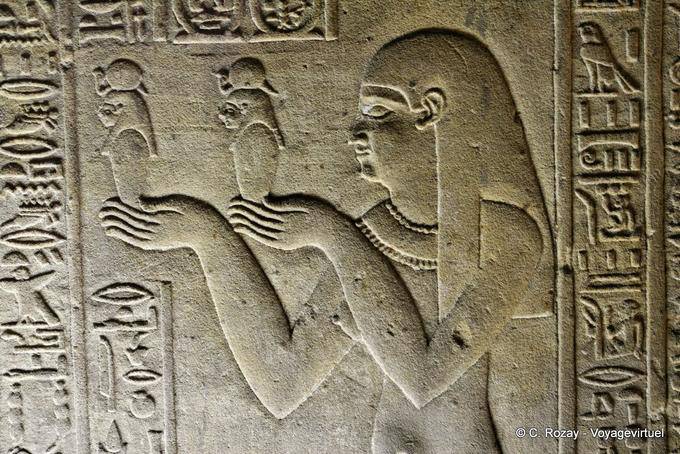 Finesse di un rilievo, Tempio di Horus, Edfu - Egitto