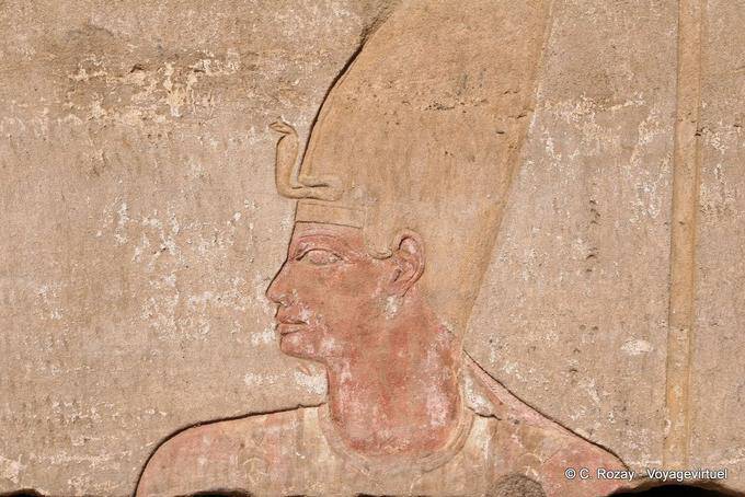 Ritenzione del colore nella rappresentazione del faraone, Cappella di tessuti, tempio di Edfu - Egitto