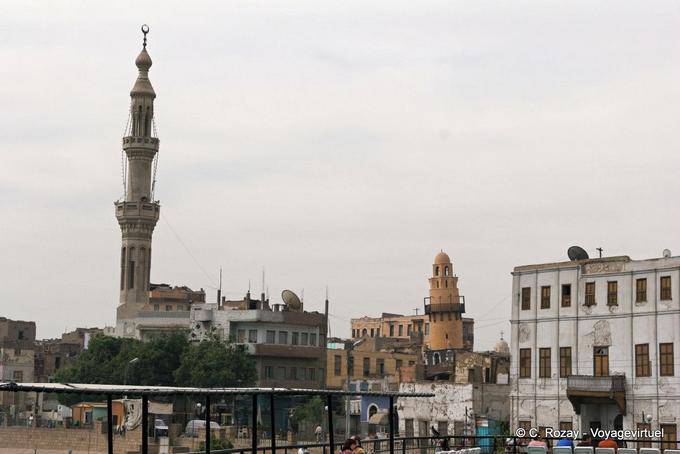 Il minareto pendente, a seguito di un terremoto, Esna - Egitto