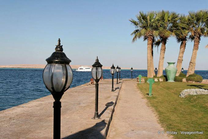 Lampioni sul molo lungomare, Hurghada - Egitto