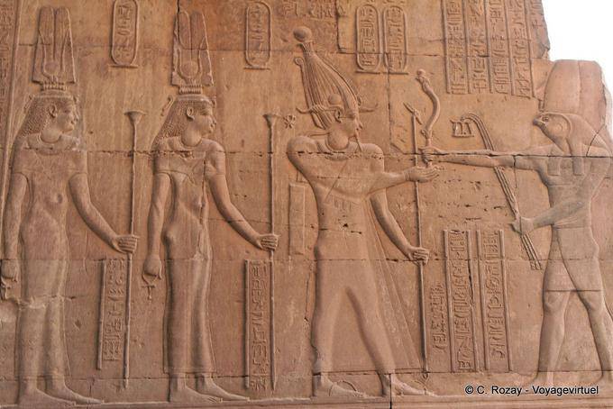 Horus con il geroglifico della Sed festival di Tolomeo VI, il tempio di Kom Ombo - Egitto