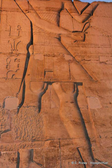 Rilievo negativo Dress Faraone, il tempio di Kom Ombo - Egitto