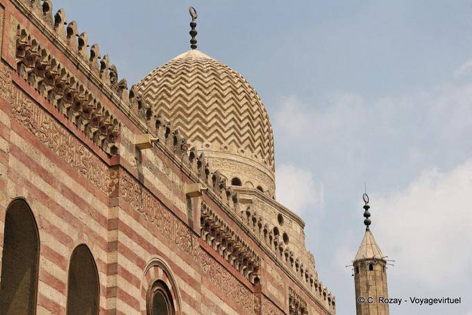 Khan el-Khalili, la cupola e la decorazione, un'altra vista, Cairo - Egitto