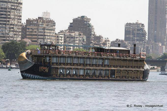 In barca sul Nilo, Il Cairo - Egitto