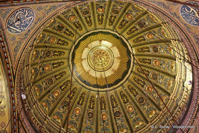 Golden Dome, all'interno della moschea Mehemet Ali, Cairo - Egitto