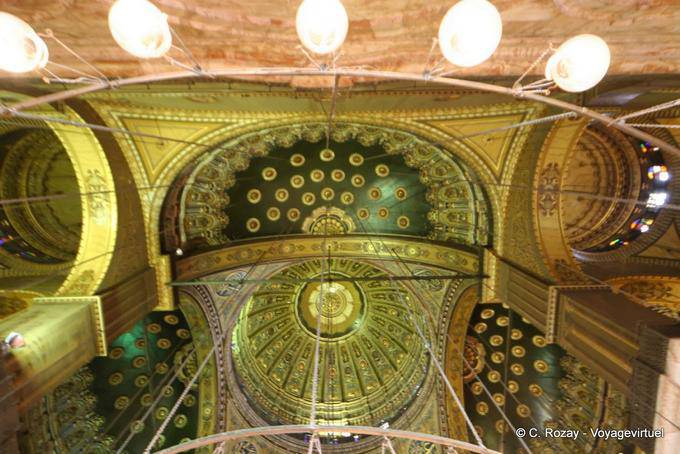 Sospensioni soffitto luminoso, moschea di Mohammed Ali, Cairo - Egitto