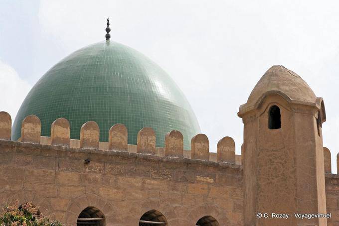 Cupola verde della moschea dell'anno Mohamad Nasr, Cairo - Egitto