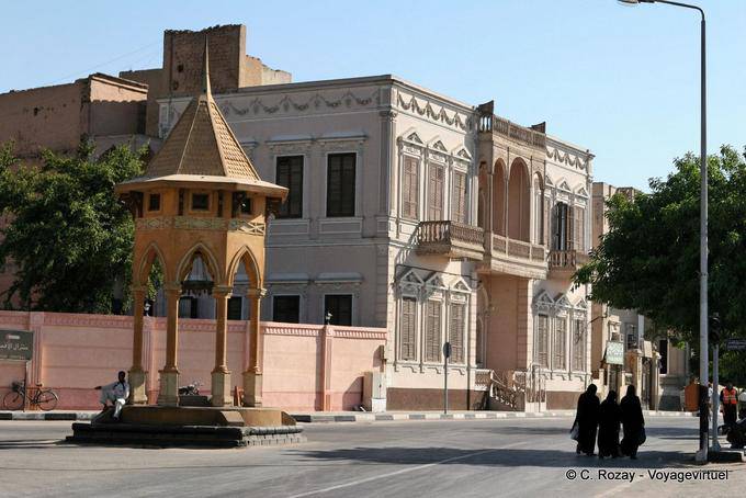 Bella casa su Kornish Al Nile, Luxor - Egitto