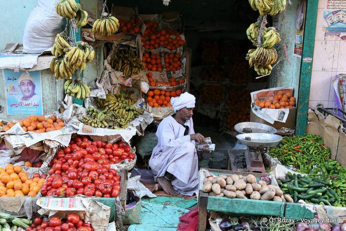 Il denaro è denaro, mercato Luxor - Egitto