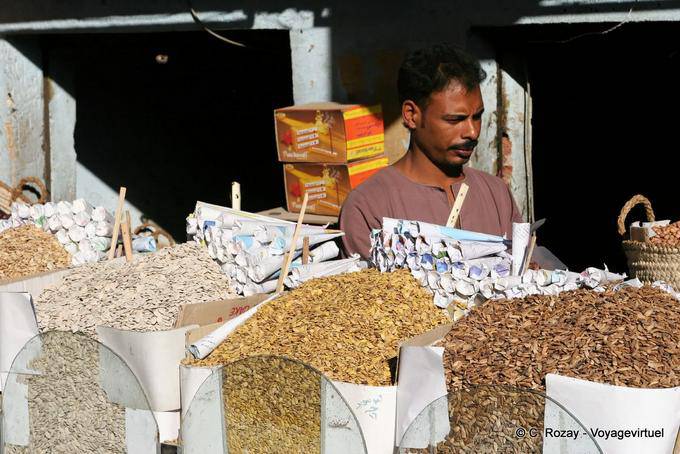 Semi Etal per aperitivo o piuttosto spuntino, Luxor - Egitto