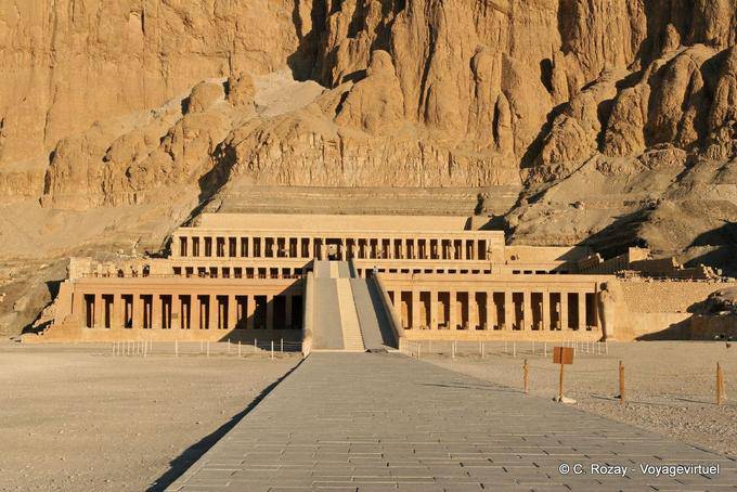 Deir el-Bahari, vista generale del tempio di Hatshepsut - Egitto