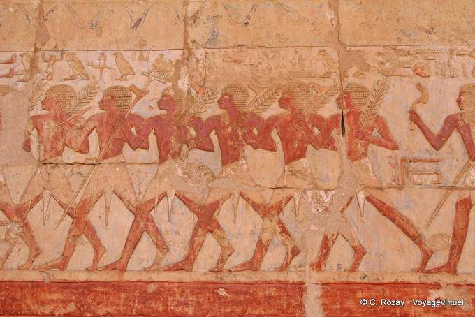 Sfilata di soldati da Tebe, affresco nella cappella di Hathor, Hatshepsut - Egitto
