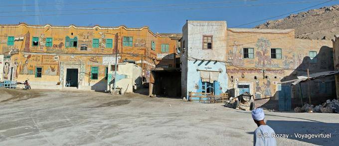 Qurna, case con murales dipinti sulle pareti - Egitto