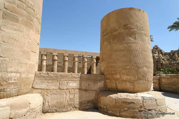 Tempio di Amon, il primo cortile, Karnak - Egitto