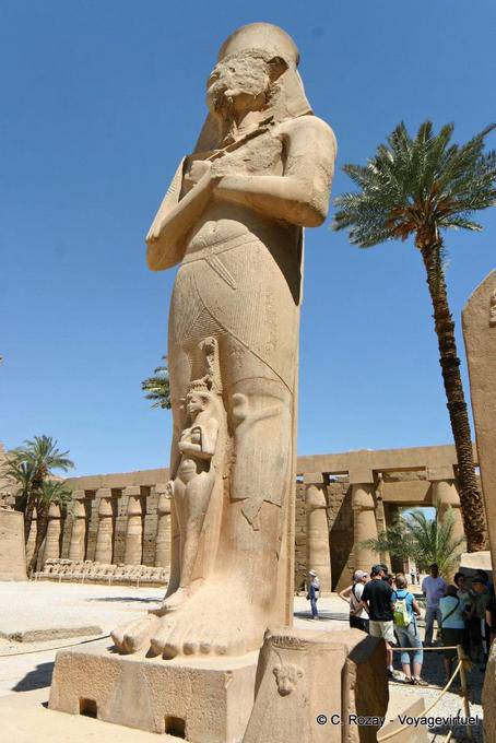 Statua di Ramses II usurpato da Pinedjem I, Tempio di Karnak - Egitto