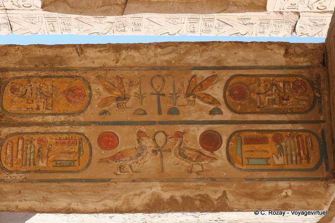 Cartucce colorate intorno al Ankh, Tempio di Karnak - Egitto