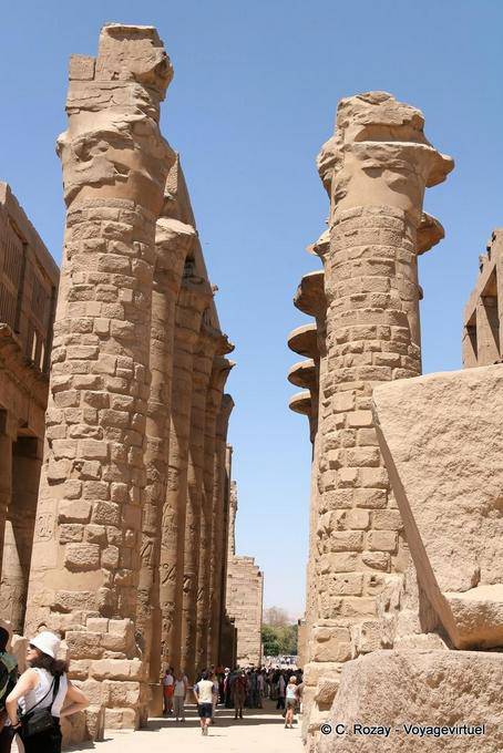 Colonne di pietra impilati, tempio di Karnak - Egitto