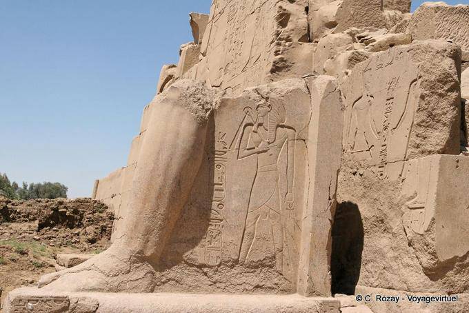 Particolare del settimo pilone, tempio di Karnak - Egitto