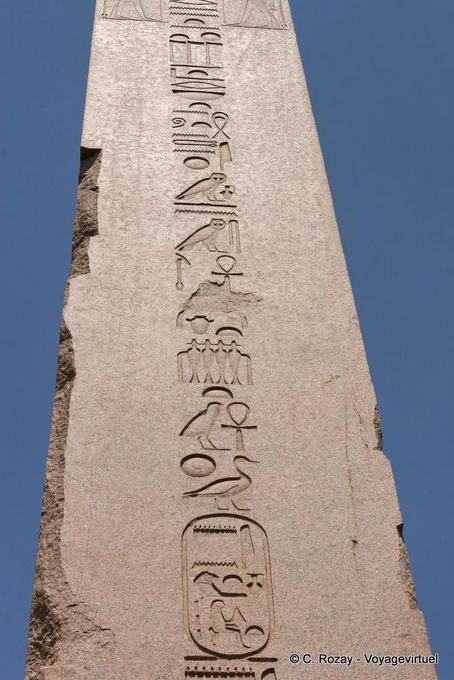 Scrittura geroglifica su Obelisk Tempio di Karnak - Egitto