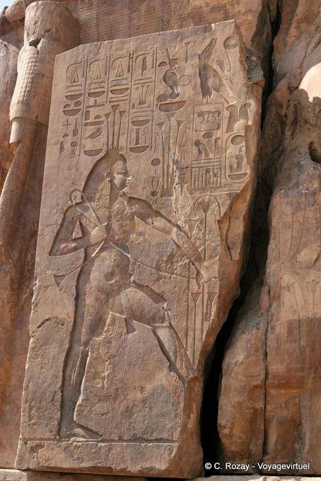 Dio Nilo legare il papiro di unificare i due Egypts, accanto al trono, Memnon - Egitto