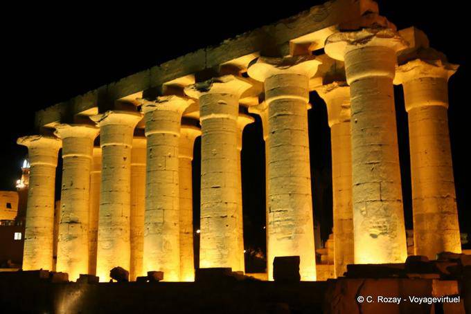 Colonnato eretto al tempo di Tutankhamon, Luxor - Egitto