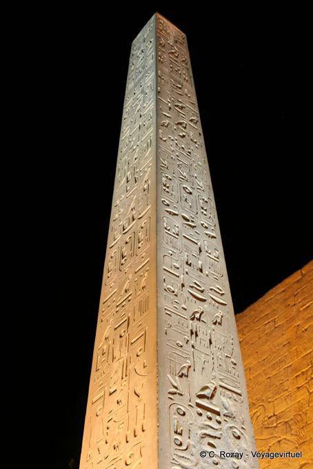 Approfondimenti sorella dell'obelisco del Concorde, Tempio di Luxor - Egitto