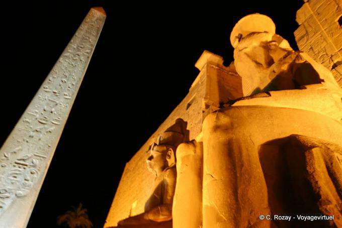Colossi e obelisco, Tempio di Luxor - Egitto