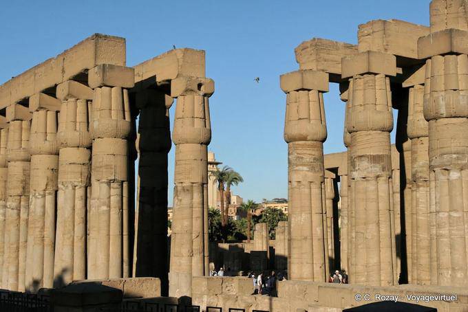 Colonnato di Amenhotep giorno, Tempio di Luxor - Egitto