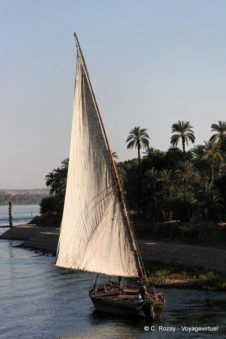 Grande vela bianca sul Nilo - Egitto