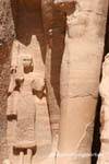 Principe Mery-Atum, statua piedi del Faraone, tempio di Hathor, Abu Simbel, Egitto.