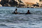 Figli del Nilo in un mini-barca, Aswan, Egitto.