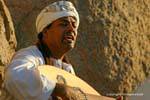 Cantante di musica tradizionale per l'hotel Old Cataract Aswan, Egitto.