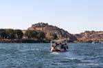 Arrivo di turisti a Philae dal Nilo, Egitto.