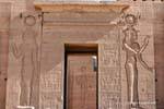 Lato esterno del secondo pilone del tempio di Iside, Philae, Egitto.