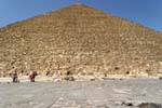 Piattaforma tra la pietra e il cielo, la Grande Piramide di Cheope, Egitto.